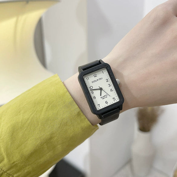 Universal Leisure Style Rectangular Quartz Watch For Junior High School Students Pu And Alloy Material