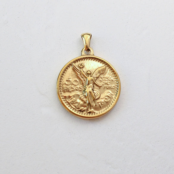 Versatile Pendant Necklace With Serpentine Rose Coin Melon Buckle Woolen Chain Titanium Steel 18K Gold Plated