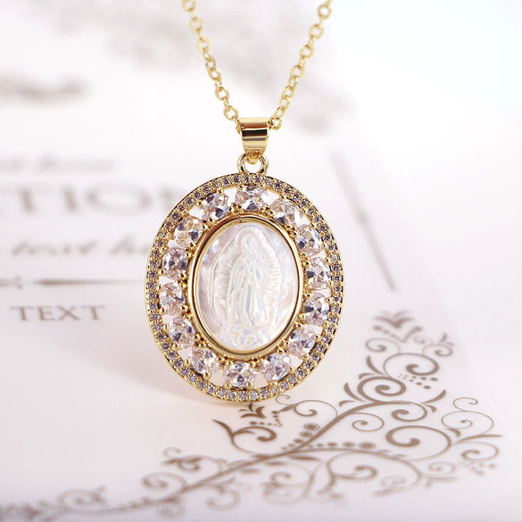 Vintage Copper Shell Oval Pendant Necklace With Mixed Gem Inlay And Water Wave Chain Fashion Religious Jewelry