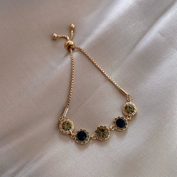 Vintage Diamondstudded Flower Copper Plastic Women's Bracelet