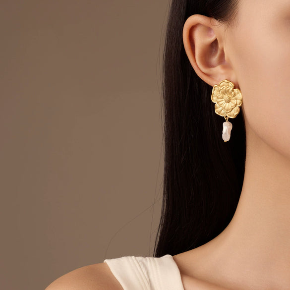 Vintage Electroplated 18K Gold Stainless Steel Flower Earrings With Pearl For Women