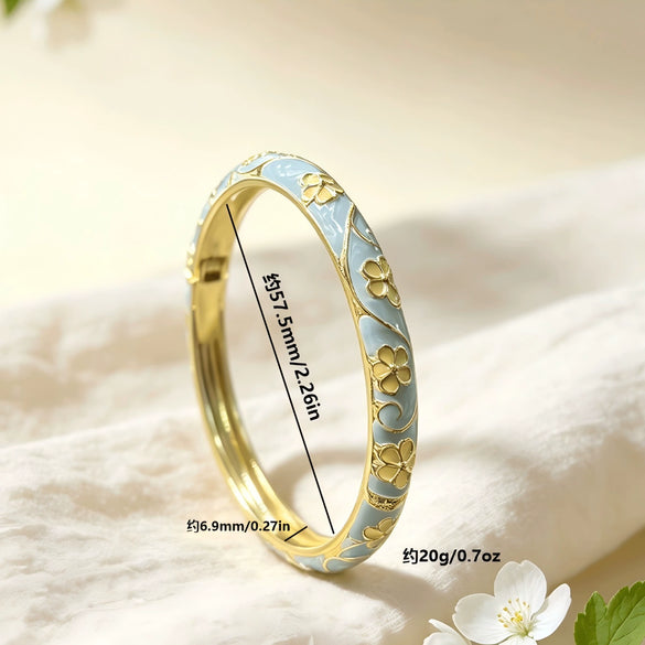 Vintage Enamel Clover Bracelet With Gold Plated Finish Elegant Floral Plant Design Fashion Jewelry