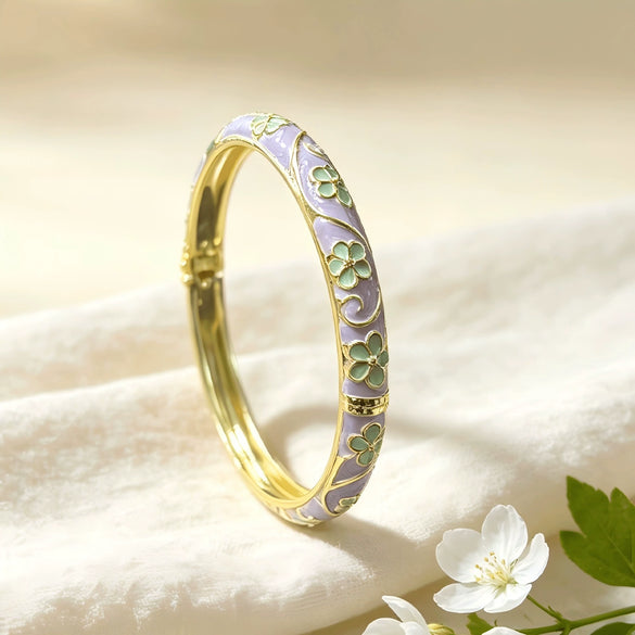 Vintage Enamel Clover Bracelet With Gold Plated Finish Elegant Floral Plant Design Fashion Jewelry