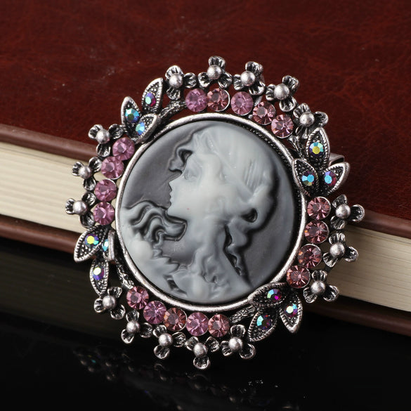 Vintage Fashion Ol Style Alloy Head Brooch Pin With Cartoon Characters Electroplated For Women