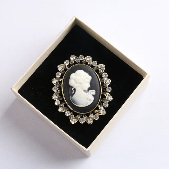 Vintage Fashion Ol Style Alloy Head Brooch Pin With Cartoon Characters Electroplated For Women
