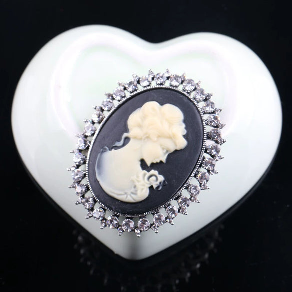 Vintage Fashion Ol Style Alloy Head Brooch Pin With Cartoon Characters Electroplated For Women