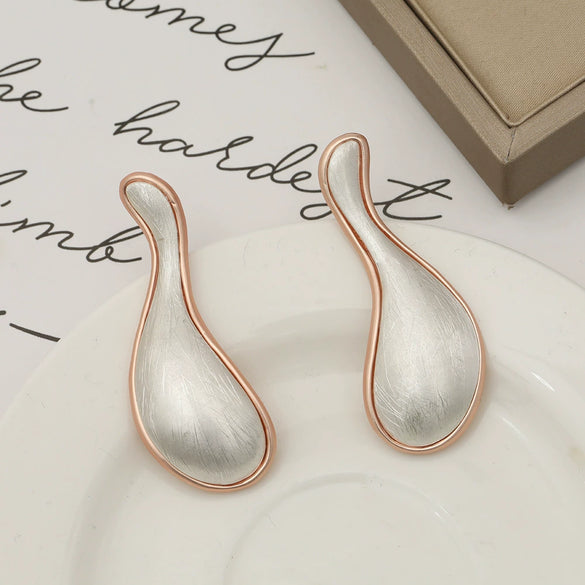 Vintage Geometric Metal Statement Earrings For Women Exaggerated Simple Fashion Jewelry For Wholesale
