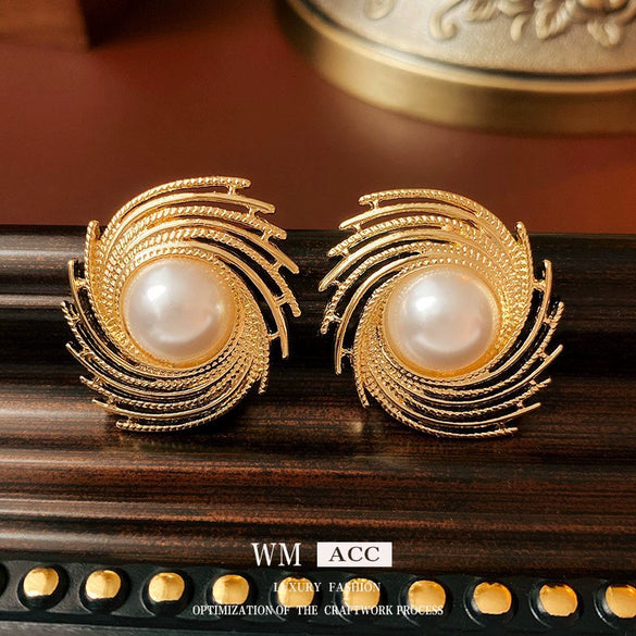 Vintage Gold Plated Silver Needle Earrings With Heart Flower Leaves Geometric Pattern And Dripping Oil Design For Women