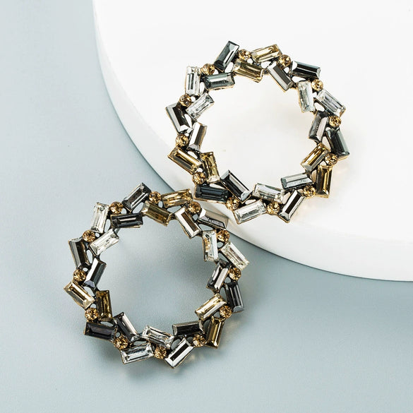 Vintage Inspired Hollow Geometric Round Earrings With Diamond Accents Simple Alloy Jewelry