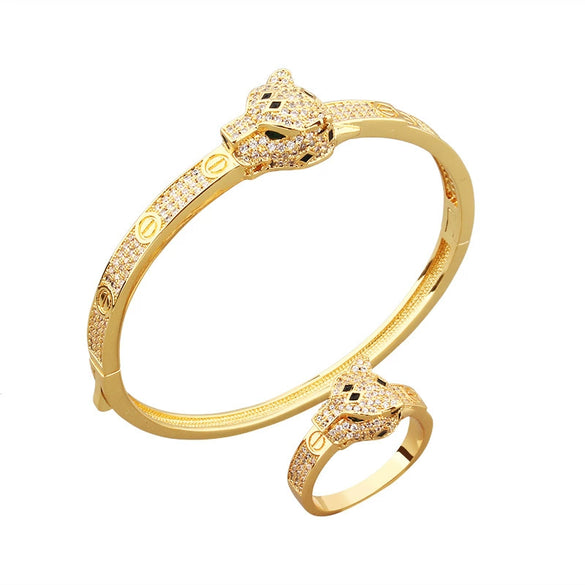 Vintage Leopard Head Bracelet For Women In Gold Plated Environmental Protection Copper With Inlaid Diamond Style Details