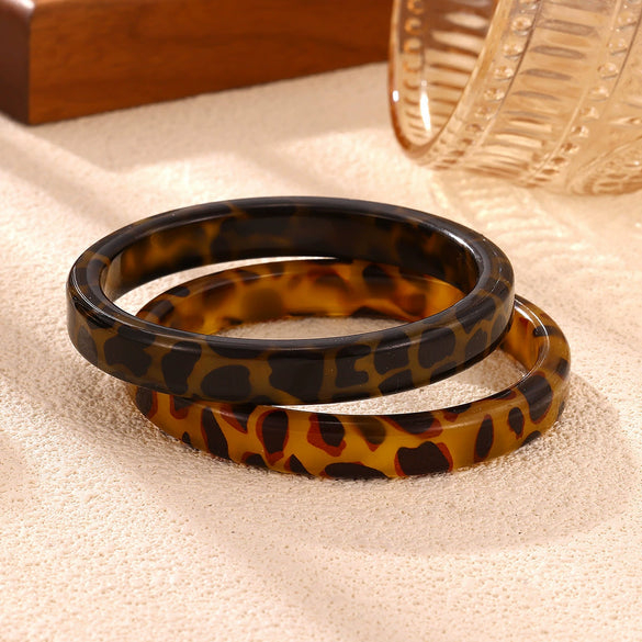Vintage Leopard Print Resin Bracelet For Women With Delicate Tortoiseshell Pattern And Elegant Simple Statement Style