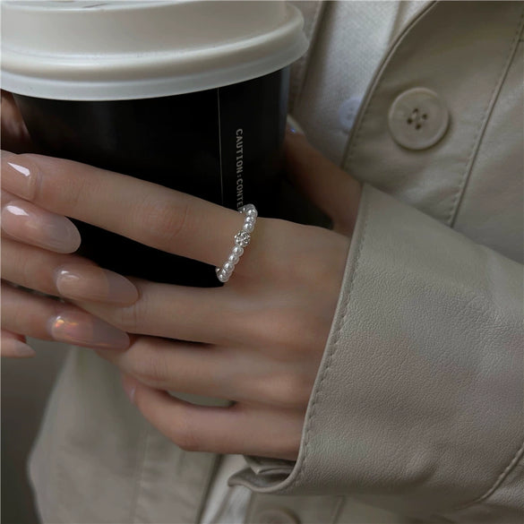 Vintage Light Luxury Niche Pearl Acrylic Ring Women's Cold Style Geometric Finger Ring