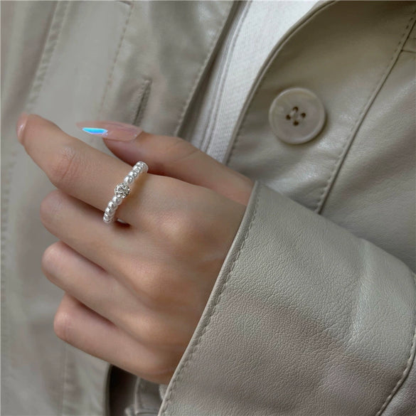 Vintage Light Luxury Niche Pearl Acrylic Ring Women's Cold Style Geometric Finger Ring