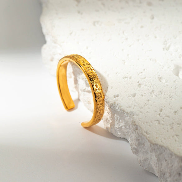 Vintage Printed Embossed Open Plain Stainless Steel Ring With Geometric Pattern And Electroplating For Men And Women