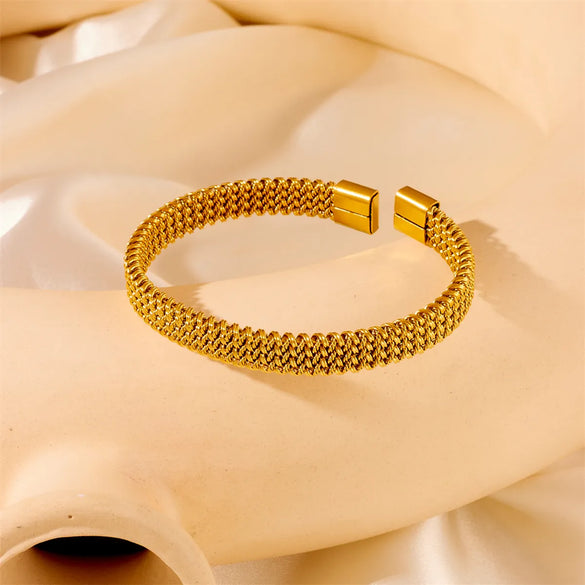 Vintage Style C Shape Titanium Steel Plating 18k Gold Plated Bangle