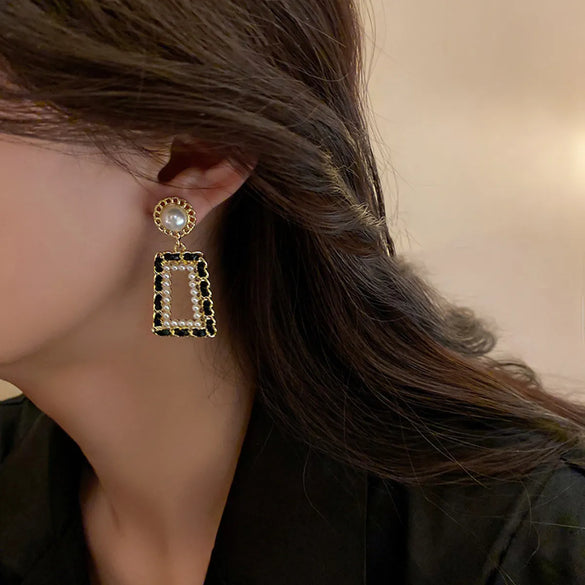 Vintage Style Geometric Alloy Inlay Artificial Pearls Women's Drop Earrings 1 Pair