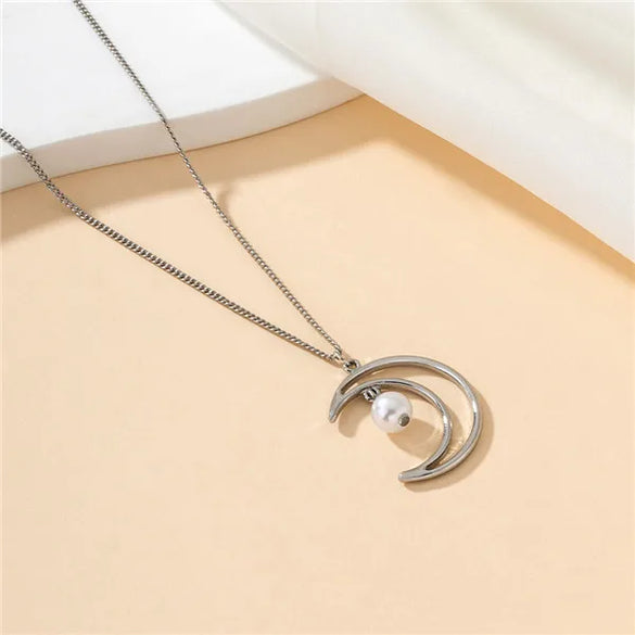 Vintage Style Simple Style Moon Pearl Arylic Alloy Wholesale Pendant Necklace