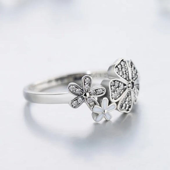 Vintage Style Sweet Flower Sterling Silver Plating Inlay Zircon Thai Silver Rings