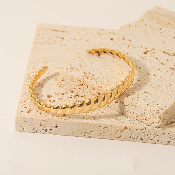 Vintage Style Twist Stainless Steel Plating 18k Gold Plated Bangle