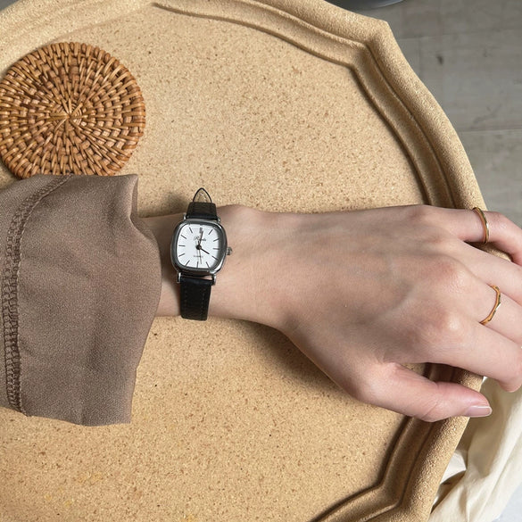 Vintage Women's Alloy Watch Simple Elegant And Leisure Style