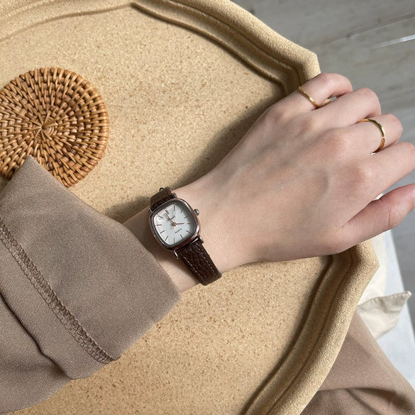 Vintage Women's Alloy Watch Simple Elegant And Leisure Style