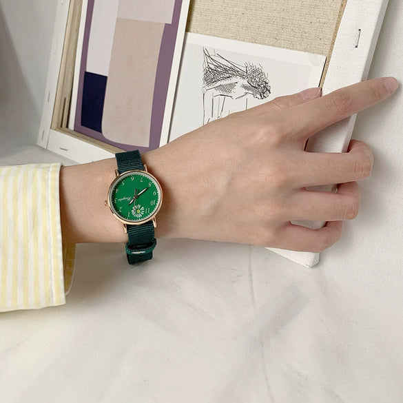 Watch Canvas Alloy Green Daisy Pattern Leisure Style