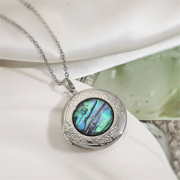 Wholesale Abalone Shell Pendant Necklace With O Word Chain Animal Zodiac Geometric Style Environmentalfriendly