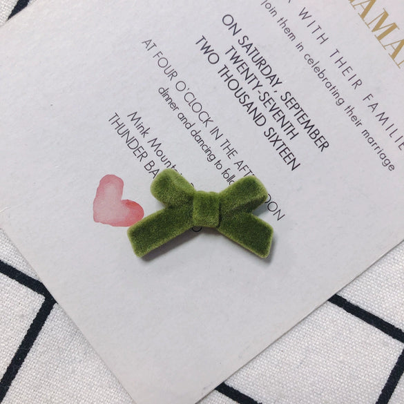Wholesale Accessories Flocking Velvet Bow Pendant Retro Sweet Style