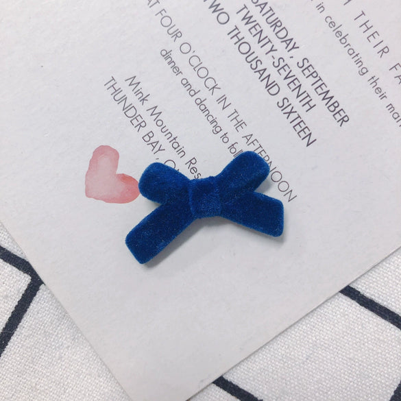Wholesale Accessories Flocking Velvet Bow Pendant Retro Sweet Style