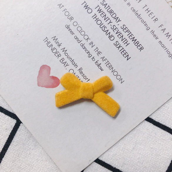 Wholesale Accessories Flocking Velvet Bow Pendant Retro Sweet Style