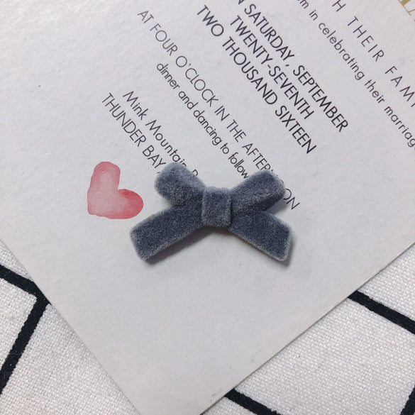 Wholesale Accessories Flocking Velvet Bow Pendant Retro Sweet Style