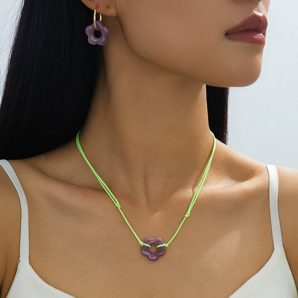 Wholesale Acrylic And Alloy Geometric Flower Electroplated Adjustable Necklace For Women Student Accessories