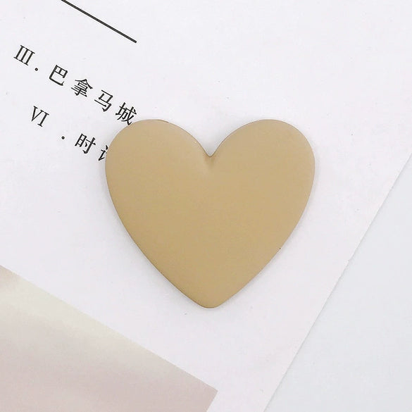 Wholesale Acrylic Love Shape Phone Case Accessories And Shoes Accessories With Baking Paint Finish