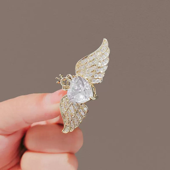 Wholesale Alloy Angel Wings Brooch With Heart Shape And Dropshaped Patterns For Women Electroplated Design