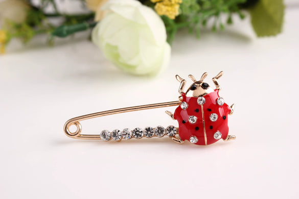 Wholesale Alloy Animal Brooch With Electroplating Fashionable Clothing Accessory