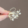 Wholesale Alloy Animal Style Electroplated Ladies Swan Brooch Suit Pin Accessories