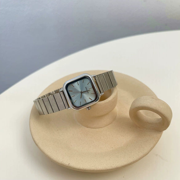 Wholesale Alloy Bamboo Square Dial Female Retro Leisure Gold Watch