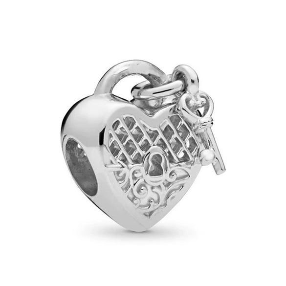 Wholesale Alloy Beaded Heart Shaped Hollow Necklace With Totem Pattern And Electroplating Treatment