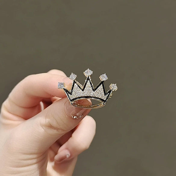Wholesale Alloy Brooch With Crown And Flower Pattern Electroplating Treatment For Women
