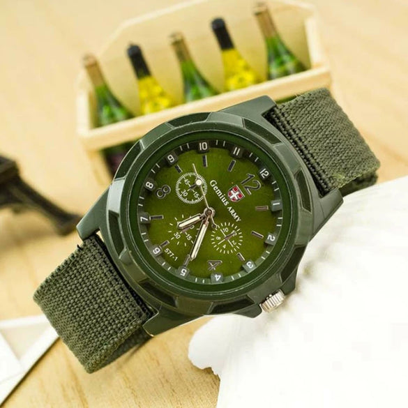 Wholesale Alloy Case Nylon Woven Strap Men's Quartz Watch Round Dial Luminous Pointer Casual Sports Style