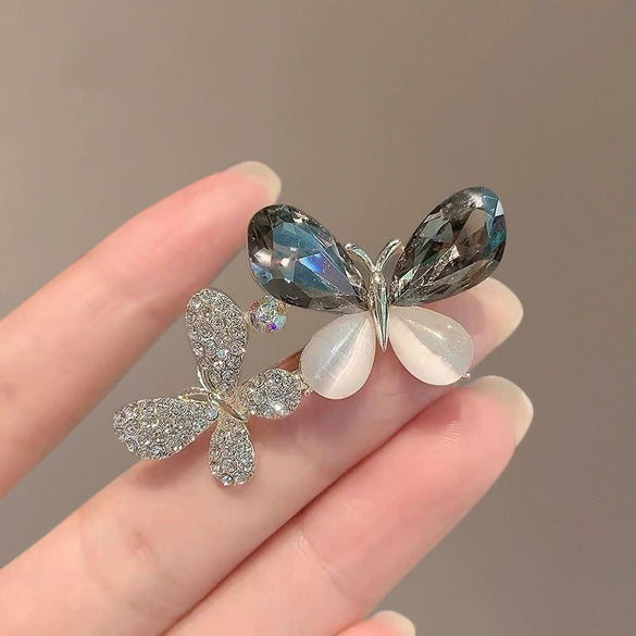 Wholesale Alloy Crystal Diamond Butterfly Brooch With Leaf Pattern Electroplated For Women