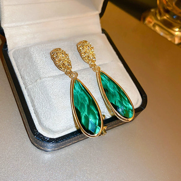 Wholesale Alloy Crystal Earrings With Diamondencrusted Geometric Pattern And Electroplating For Women