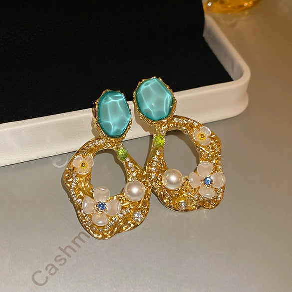 Wholesale Alloy Crystal Earrings With Diamondencrusted Geometric Pattern And Electroplating For Women