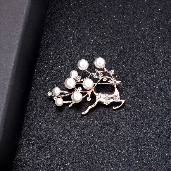 Wholesale Alloy Deer Brooch With Flower Pattern Electroplated For Women's Jewelry Accessories