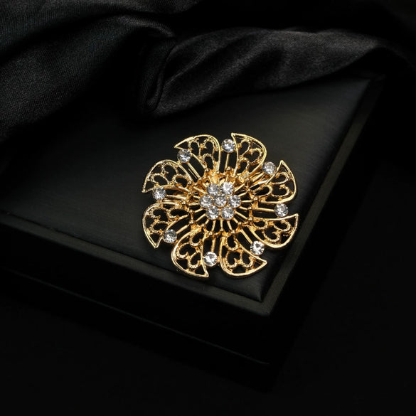 Wholesale Alloy Diamondencrusted Vintage Bow Brooch With Electroplating For Women's Clothing Accessories