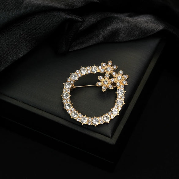 Wholesale Alloy Diamondencrusted Vintage Bow Brooch With Electroplating For Women's Clothing Accessories