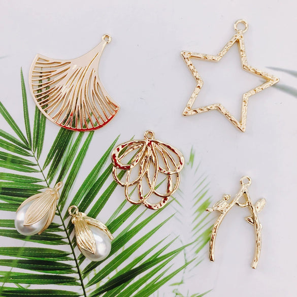 Wholesale Alloy Electroplated Fashion Geometric Jewelry Accessories Earrings Pendant