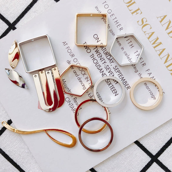 Wholesale Alloy Electroplated Jewelry Accessories Round Square U Shaped Earrings Pendant Bracelet