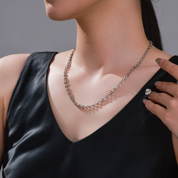 Wholesale Alloy Electroplated Simple O Word Chain Necklace For Unisex