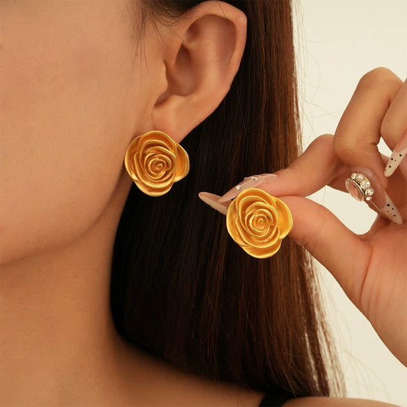 Wholesale Alloy Electroplated Simple Plant Flower And Leaf Pattern Pin Earrings For Women